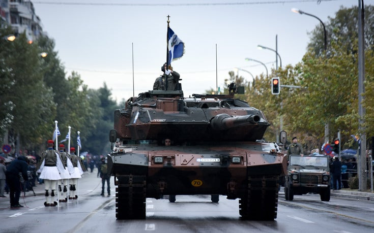 Στιγμιότυπα από την παρέλαση στη Θεσσαλονίκη – Εντυπωσιακές εικόνες